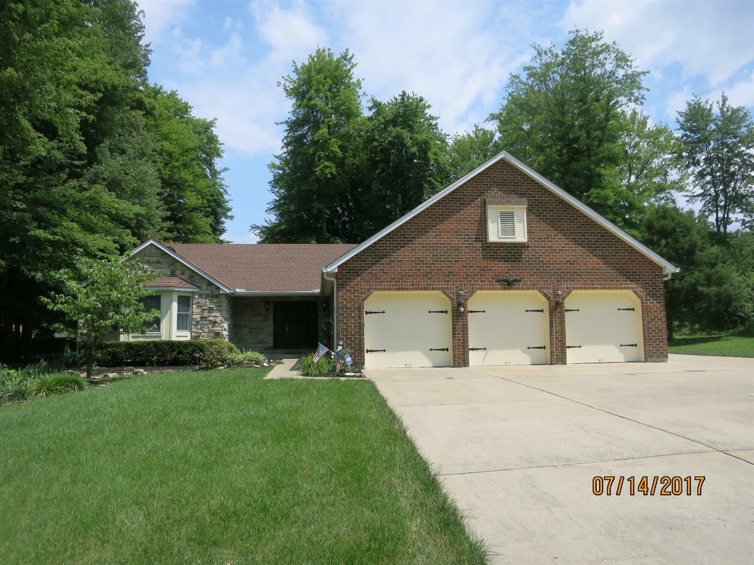 Property Photo: 3720 Chestnut Way OH 45102