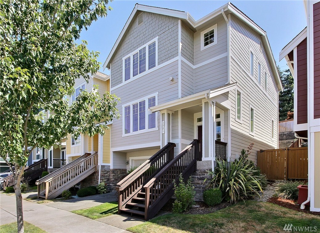 Property Photo:  1528 Twin Berry Ave  WA 98466 