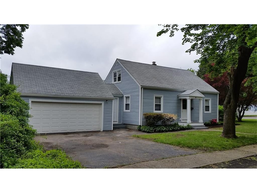 Property Photo: 16 East Pasadena Place CT 06610