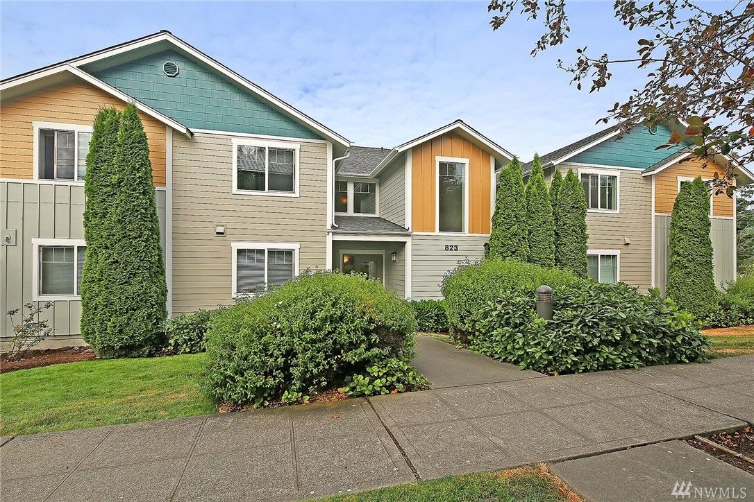 Property Photo:  823 Davis Place S 204  WA 98144 