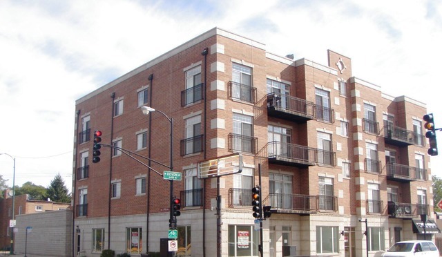 Property Photo: 3152 W Devon Avenue 2C IL 60659