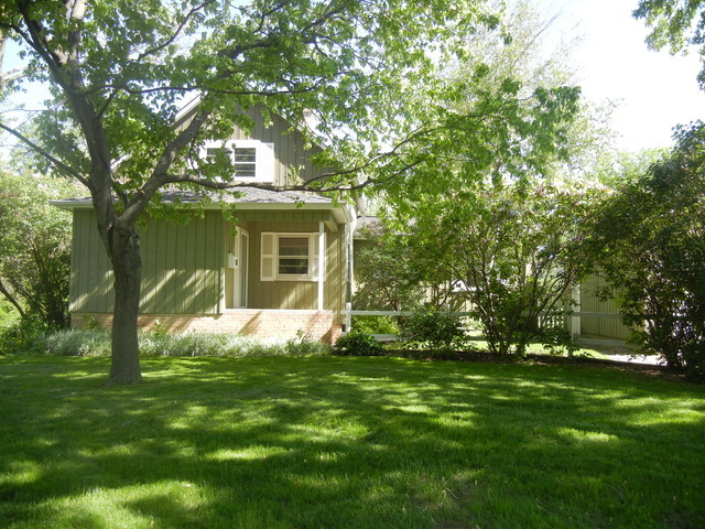 Property Photo:  20 W Brown Street  IL 60148 