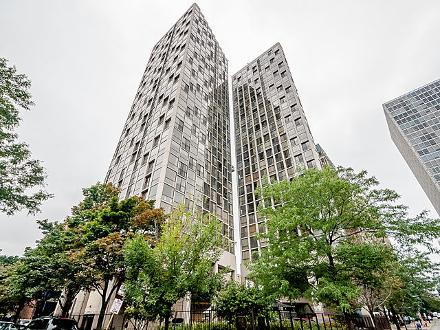 Property Photo:  345 Fullerton Parkway 1105  IL 60614 