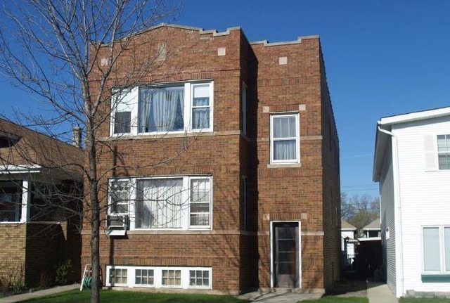 Property Photo: 2954 N Oak Park Avenue 2 IL 60634