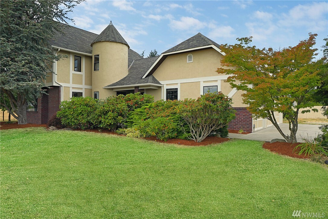 Property Photo: 755 E North Camano Dr WA 98282