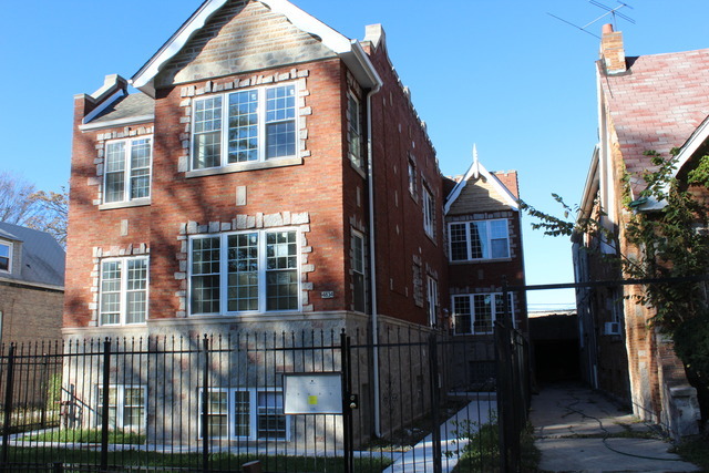 Property Photo: 4834 W Superior Street G IL 60644