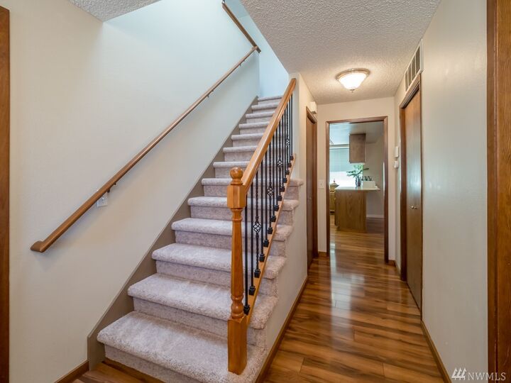 Property Photo:  18712 Blue Ridge Dr  WA 98037 