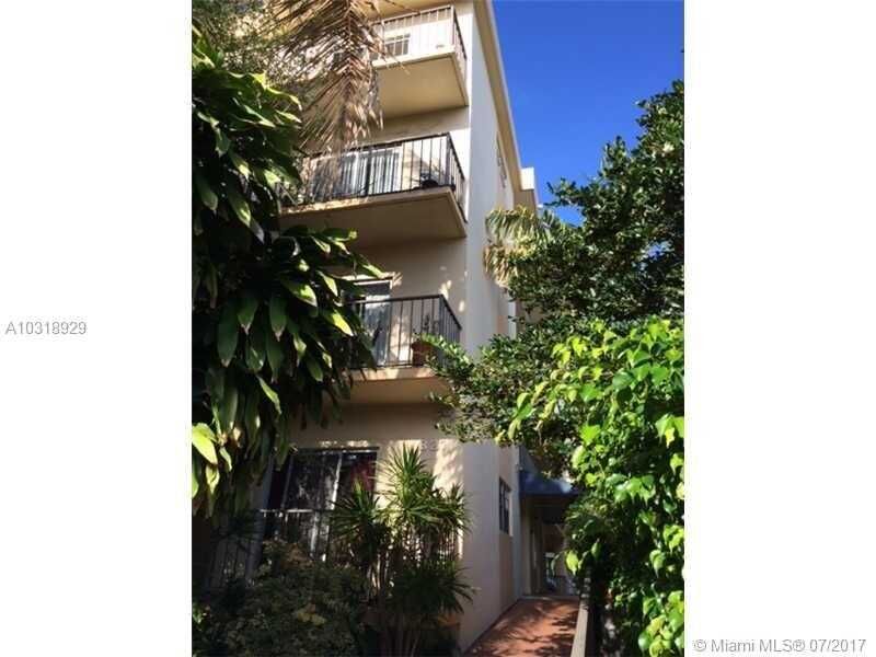 Property Photo: 821 Euclid Ave 402 FL 33139