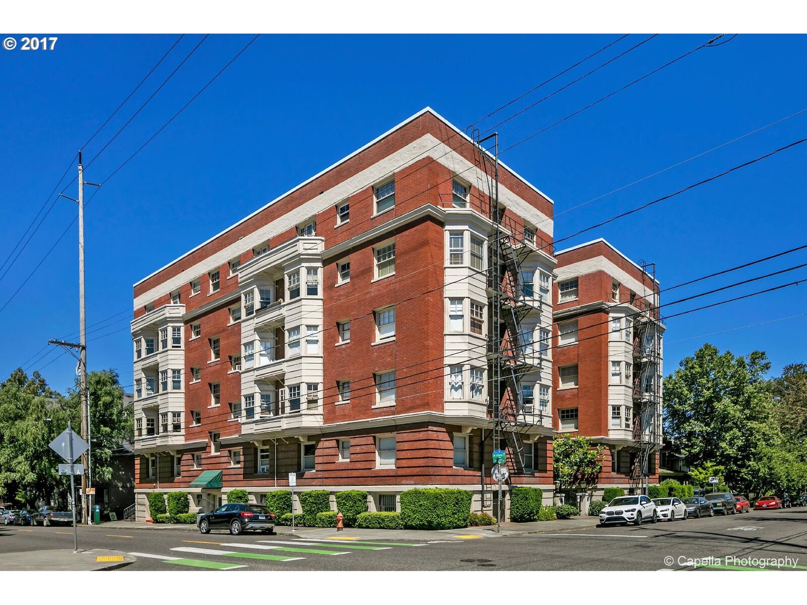 Property Photo:  2083 NW Johnson St 24  OR 97209 