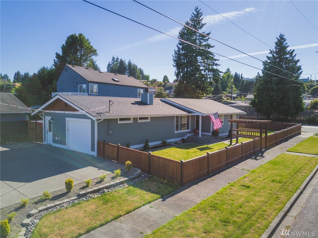 Property Photo:  6212 N 49th St  WA 98407 