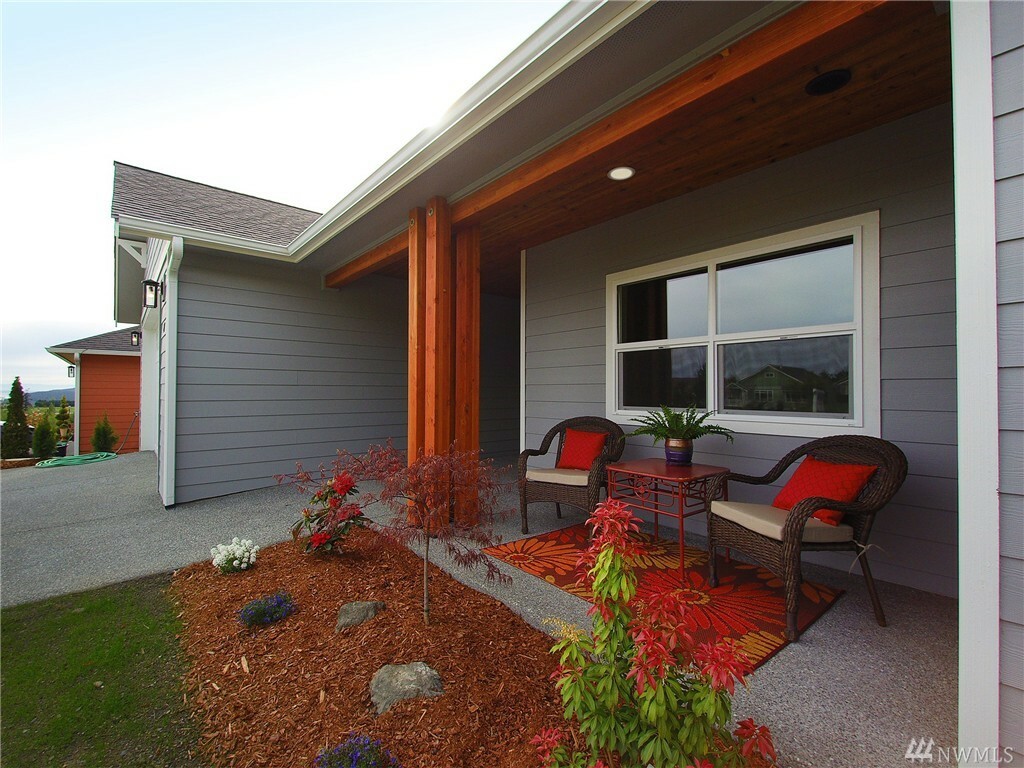 Property Photo:  20 Balsam Ct  WA 98382 