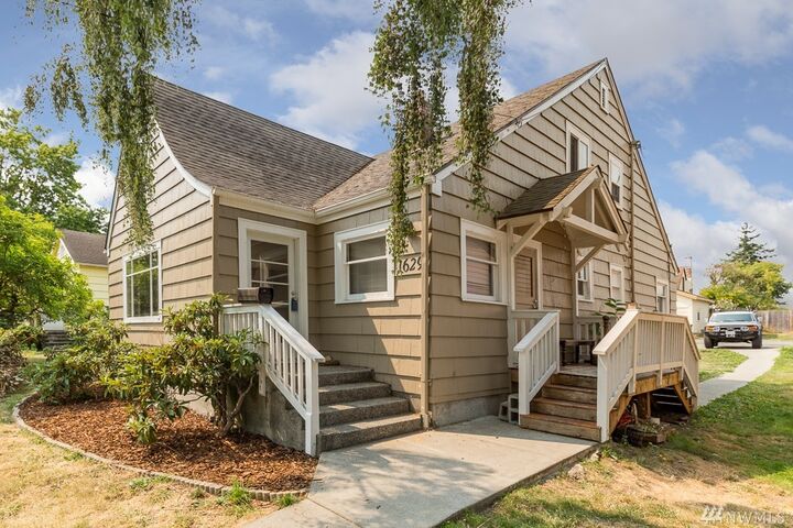 1629 James St  Bellingham WA 98225 photo