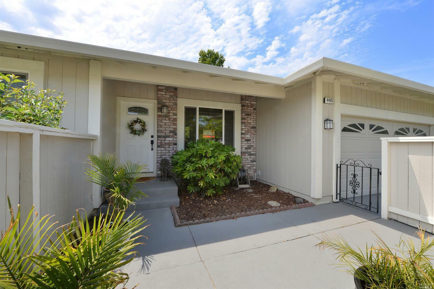 Property Photo:  4405 Hamlet Court  CA 94928 