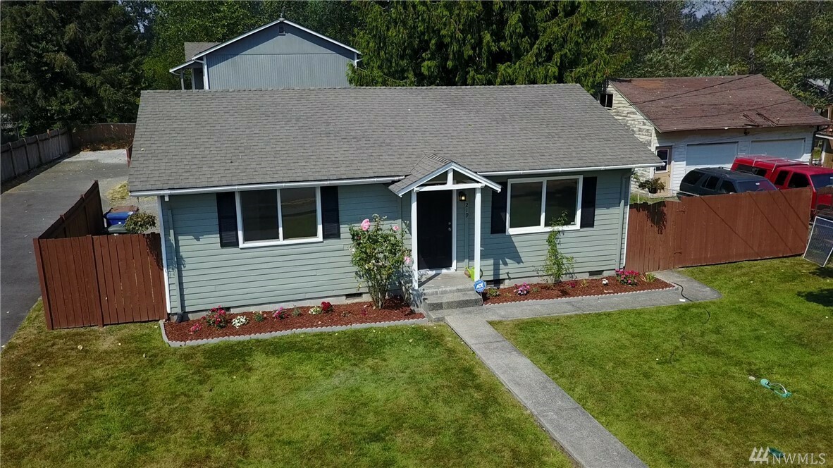 Property Photo: 219 E 90th St WA 98445
