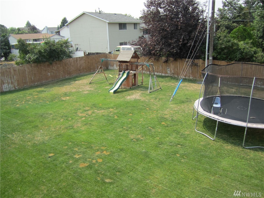 Property Photo: 2110 S Division St WA 98837