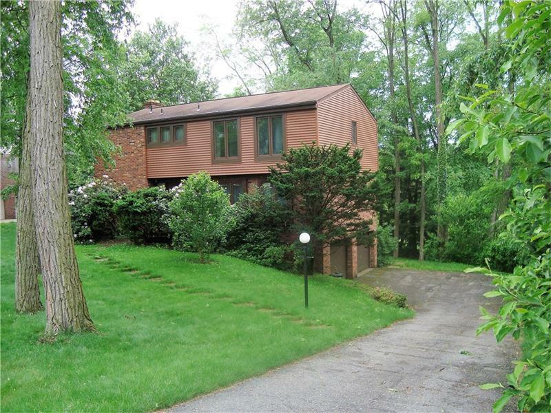 Property Photo:  2516 Edgewood Drive  PA 15241 