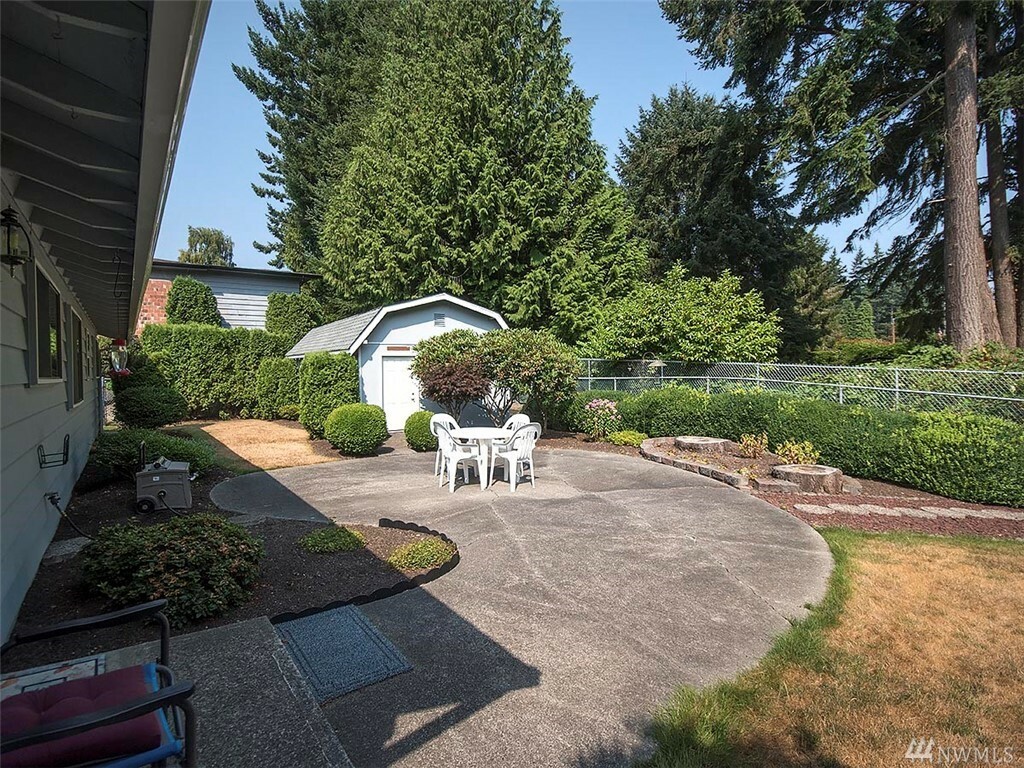 Property Photo:  6601 162nd Place SW  WA 98037 