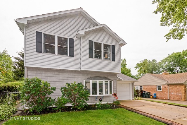 Property Photo: 107 Fremont Street IL 60067