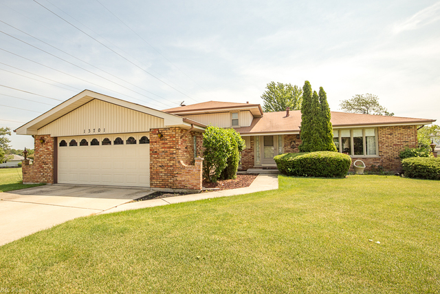 Property Photo:  13701 Natchez Trail  IL 60462 