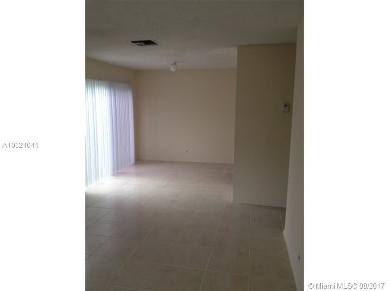 Property Photo: 5814 NW 22nd St 21-E FL 33313