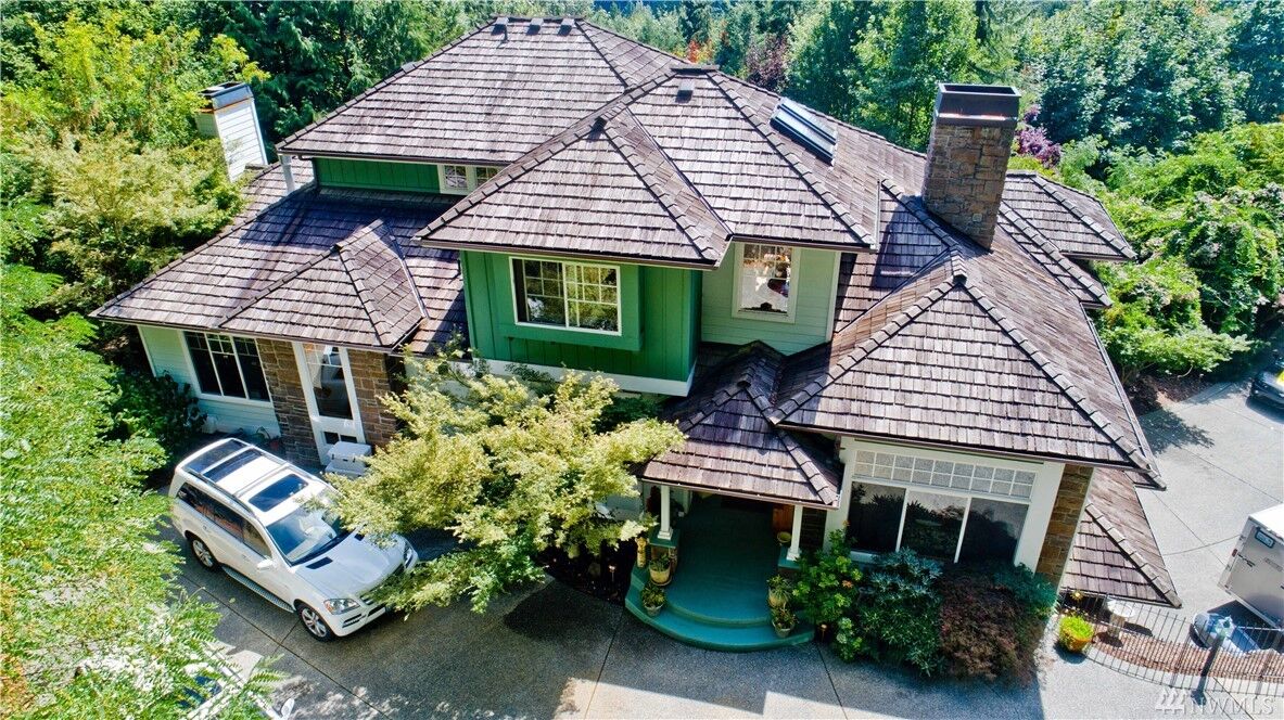 Property Photo: 13207 230th Avenue SE WA 98027