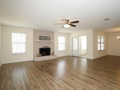 Property Photo: 402 McEwen Drive FL 32578