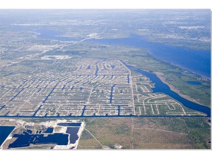 Property Photo: 8440 Agate Street FL 33981