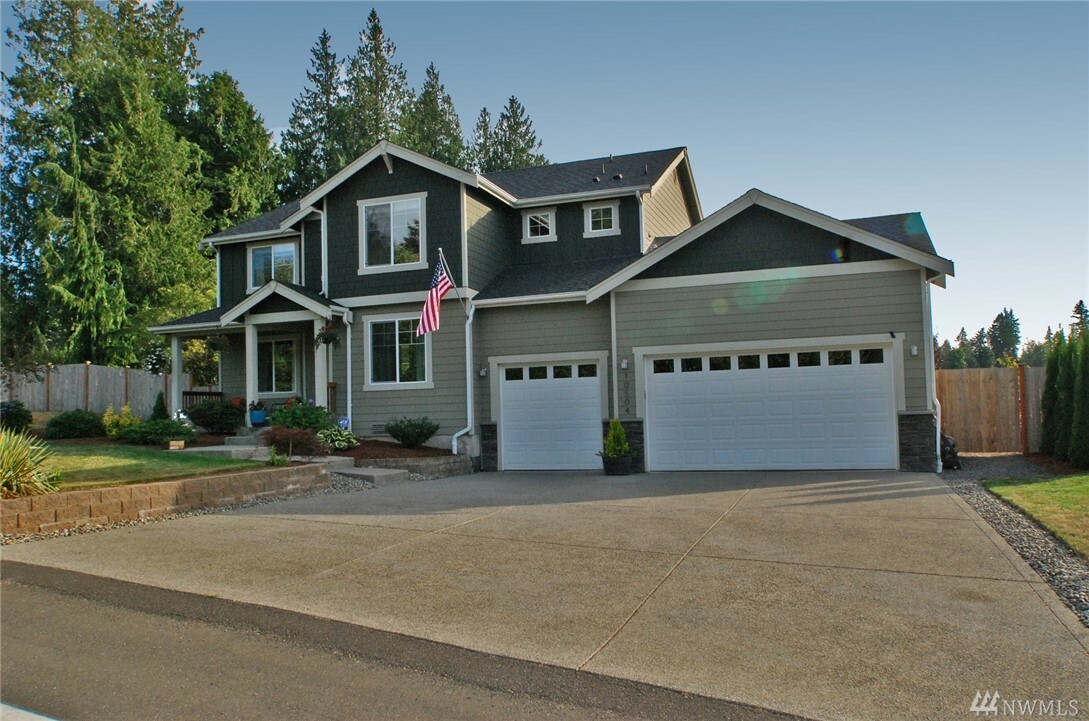 Property Photo:  10504 183rd Dr SE  WA 98290 