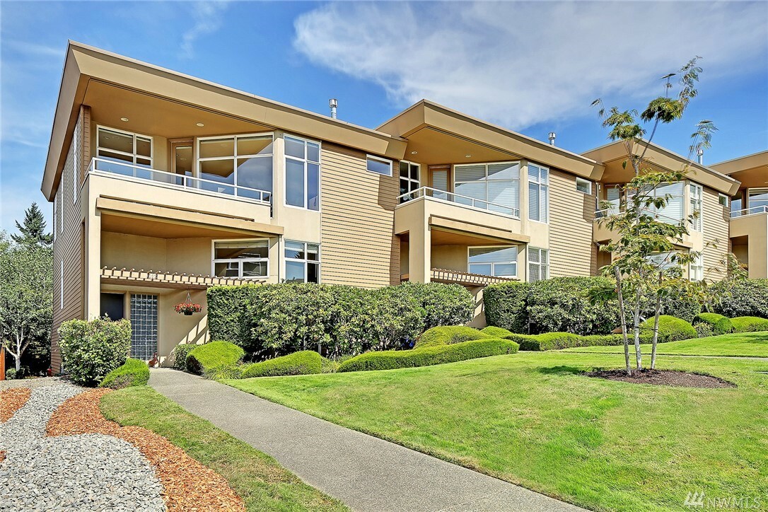 Property Photo: 10212 NE 62nd St A WA 98033