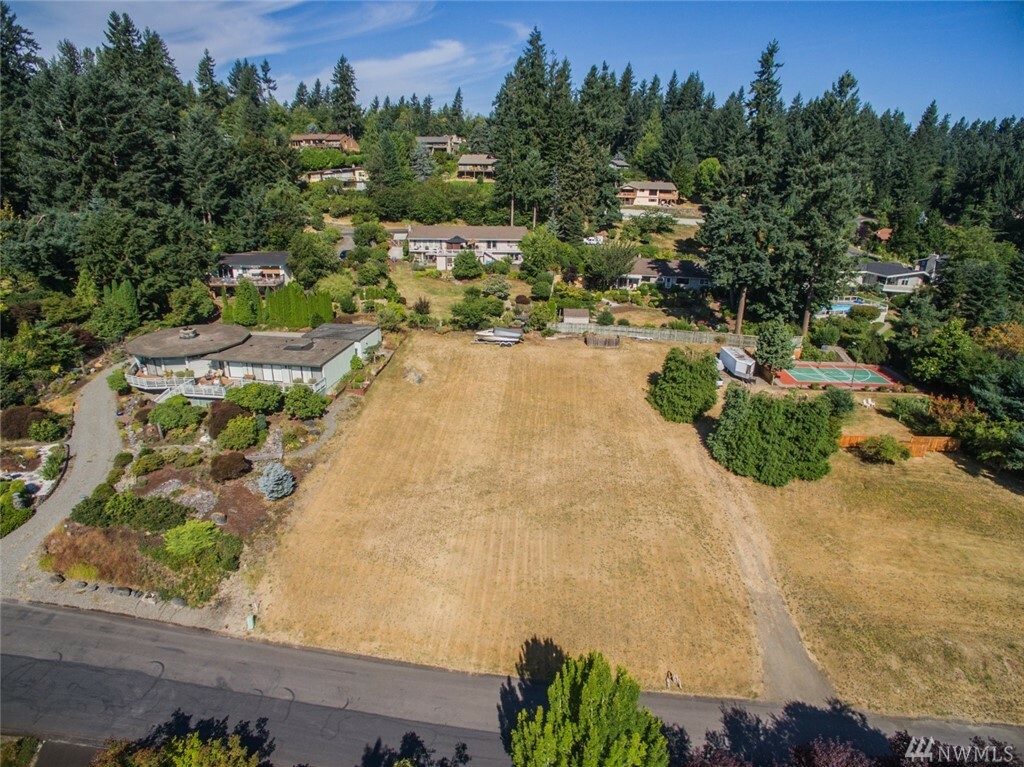 Property Photo: 13 137th Ave E WA 98374