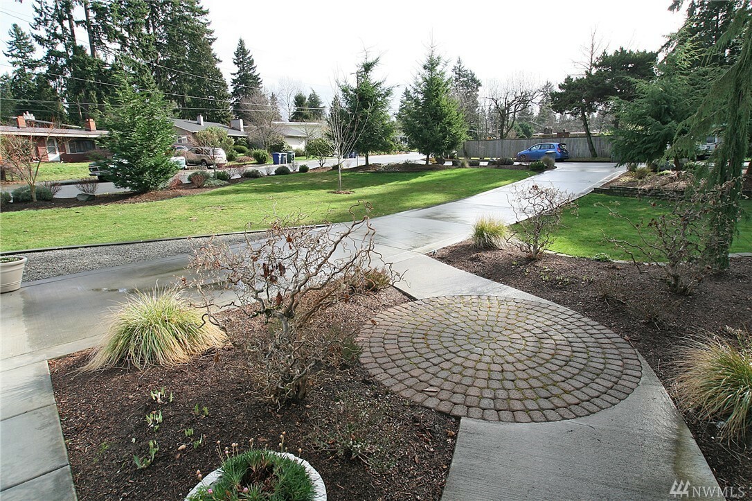 Property Photo:  14250 SE 14th St  WA 98007 