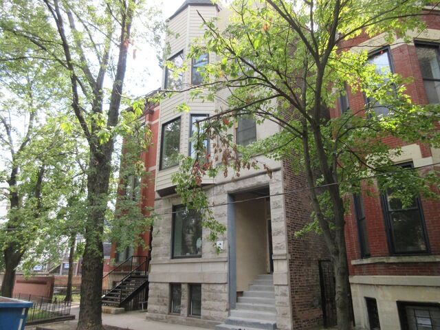 Property Photo:  2020 N Bissell Street 2F  IL 60614 
