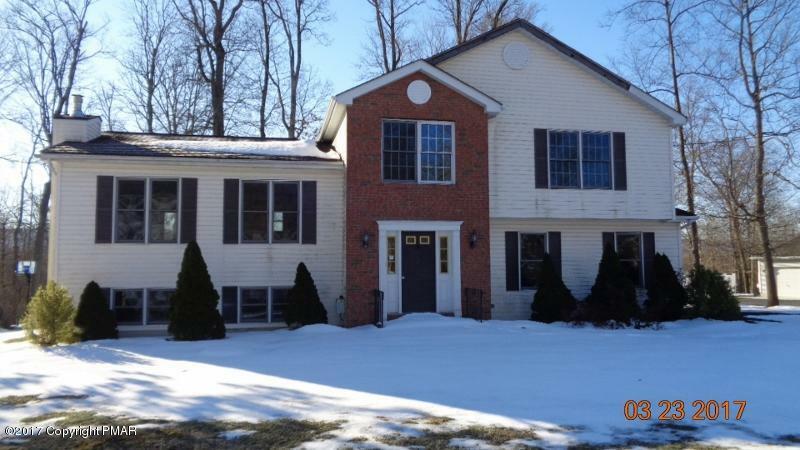 Property Photo:  36 Brook Song Way  PA 18301 