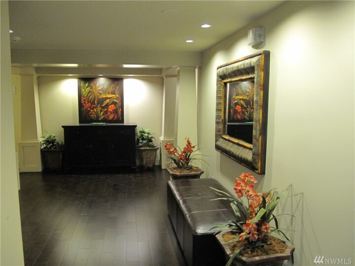 Property Photo: 3411 Wallingford Ave N 33 WA 98103