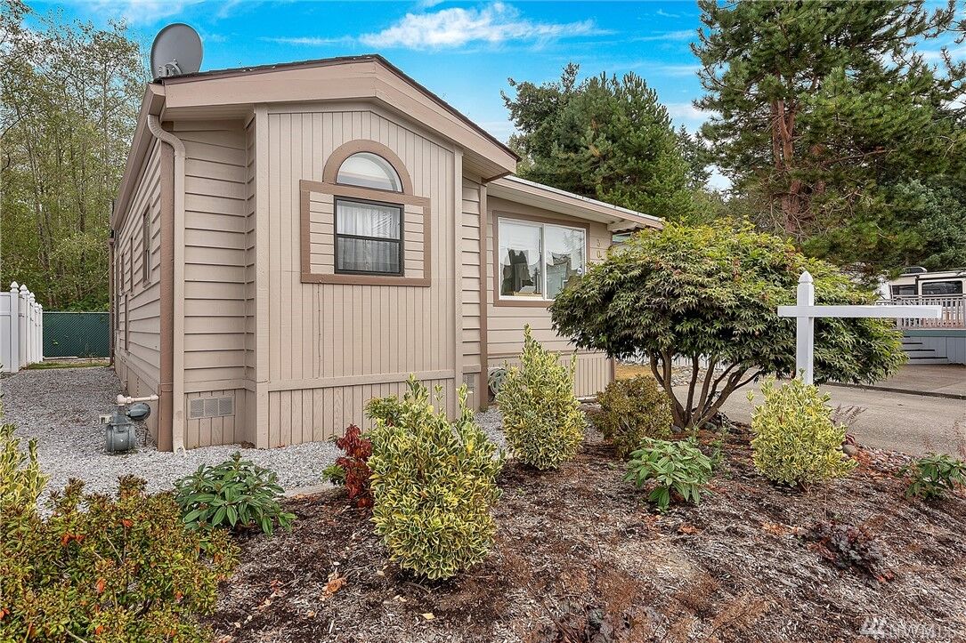Property Photo: 4751 Birch Bay Lynden Rd 302 WA 98248