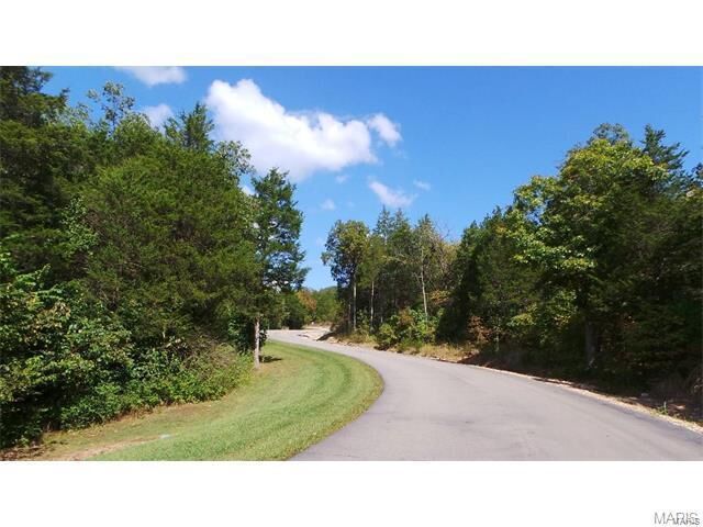 Property Photo: 553 Huntington Trails 63028