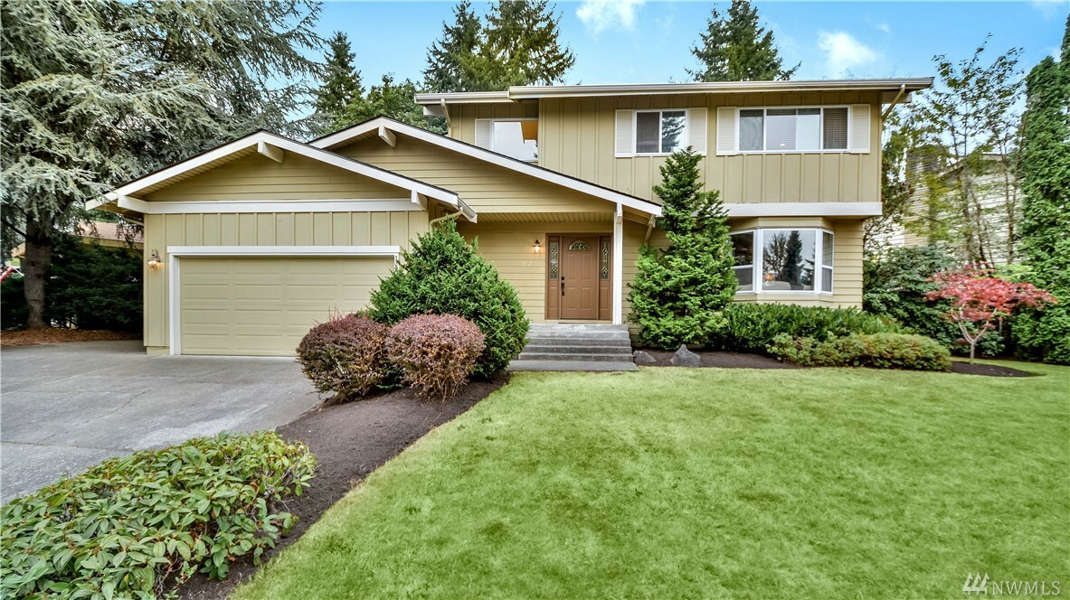 Property Photo:  12904 SE 69th Place  WA 98006 