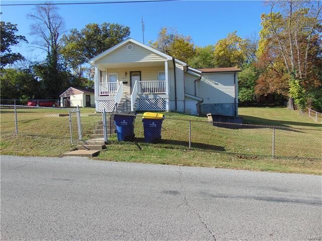 Property Photo: 1009 Vine Street 63028