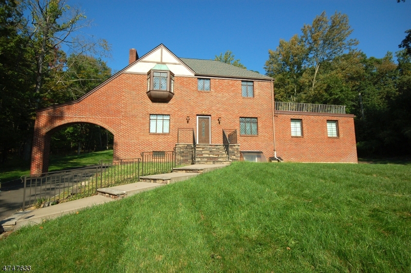 Property Photo:  77 East Drive  NJ 07069 