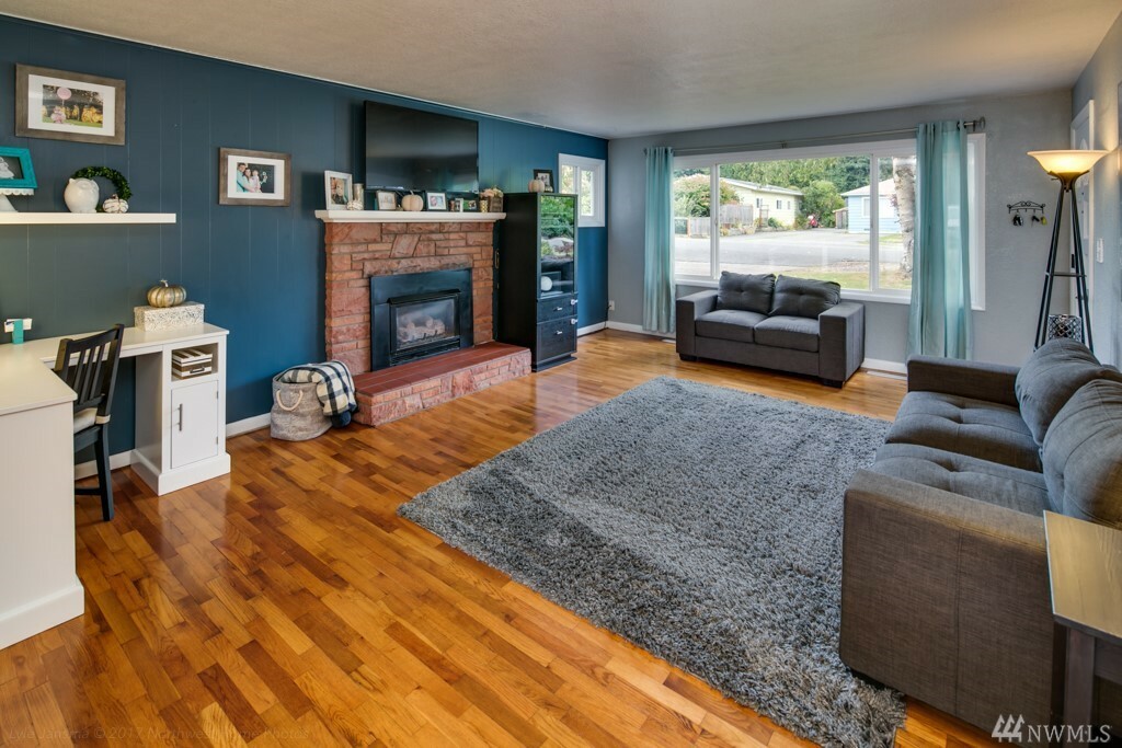 Property Photo:  3115 Peabody St  WA 98225 