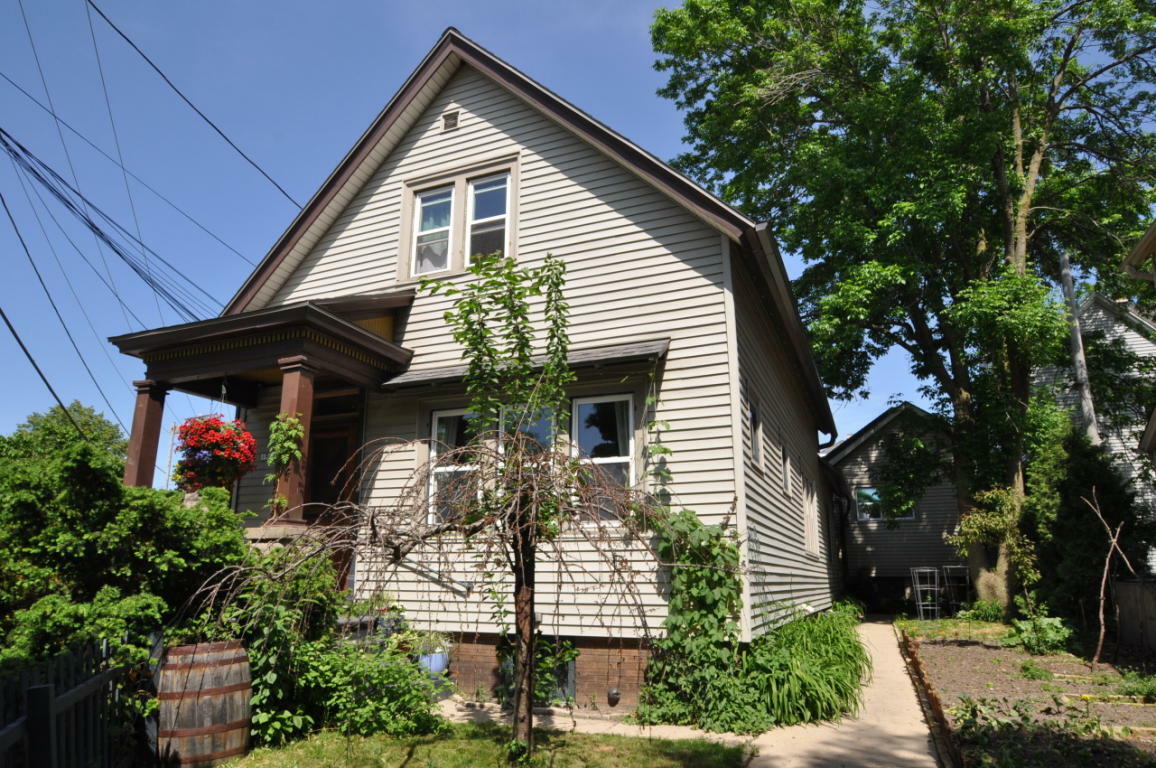 Property Photo:  1942 N Warren Ave  WI 53202 