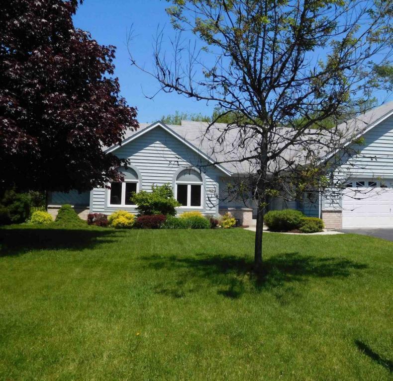 Property Photo:  638 E Norport Dr  WI 53074-1171 