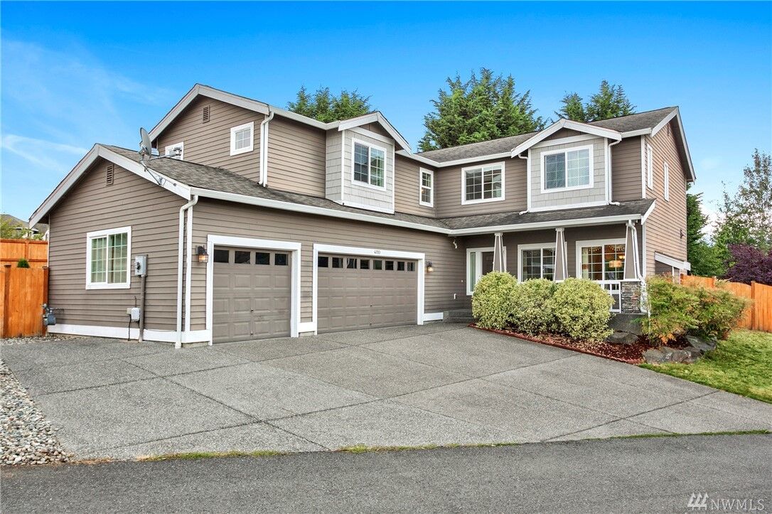 Property Photo:  4110  166th Place SW  WA 98037 