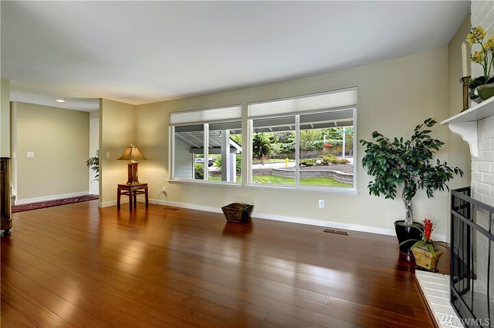 Property Photo:  3104 181st Ave NE  WA 98052 
