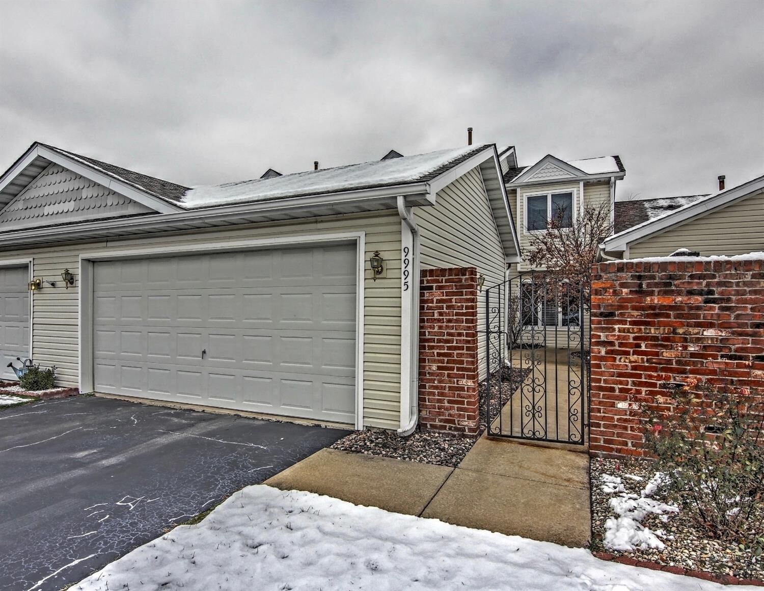 Property Photo:  9995 Hunters Run  IN 46373 