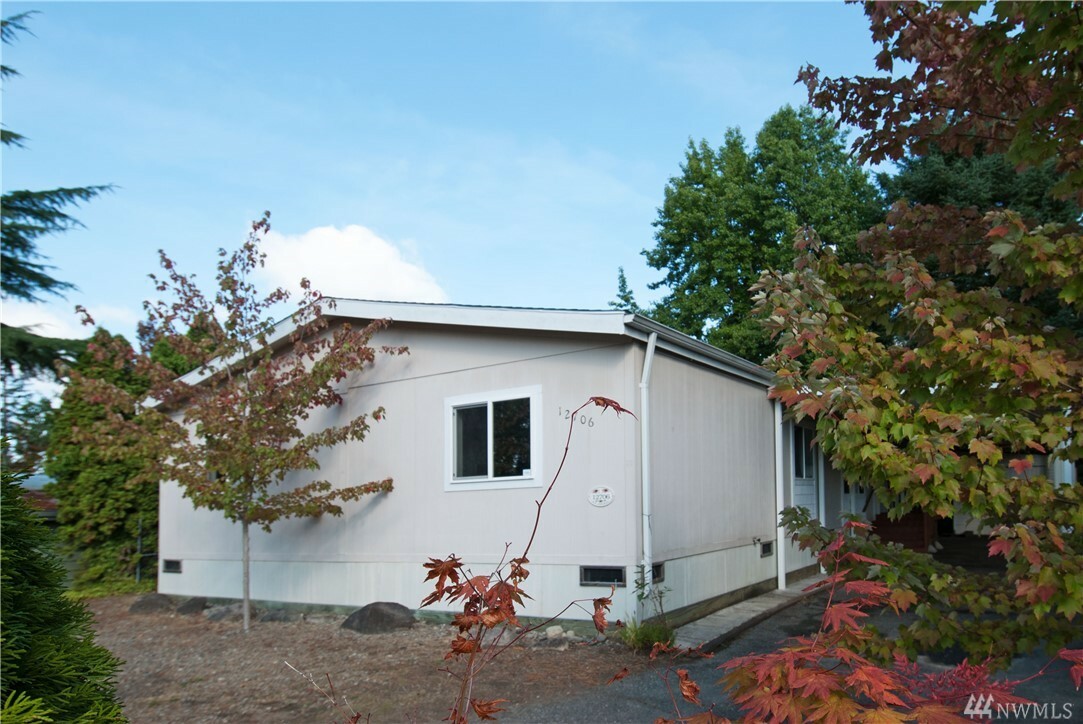 Property Photo:  12706 NE 190th St  WA 98011 