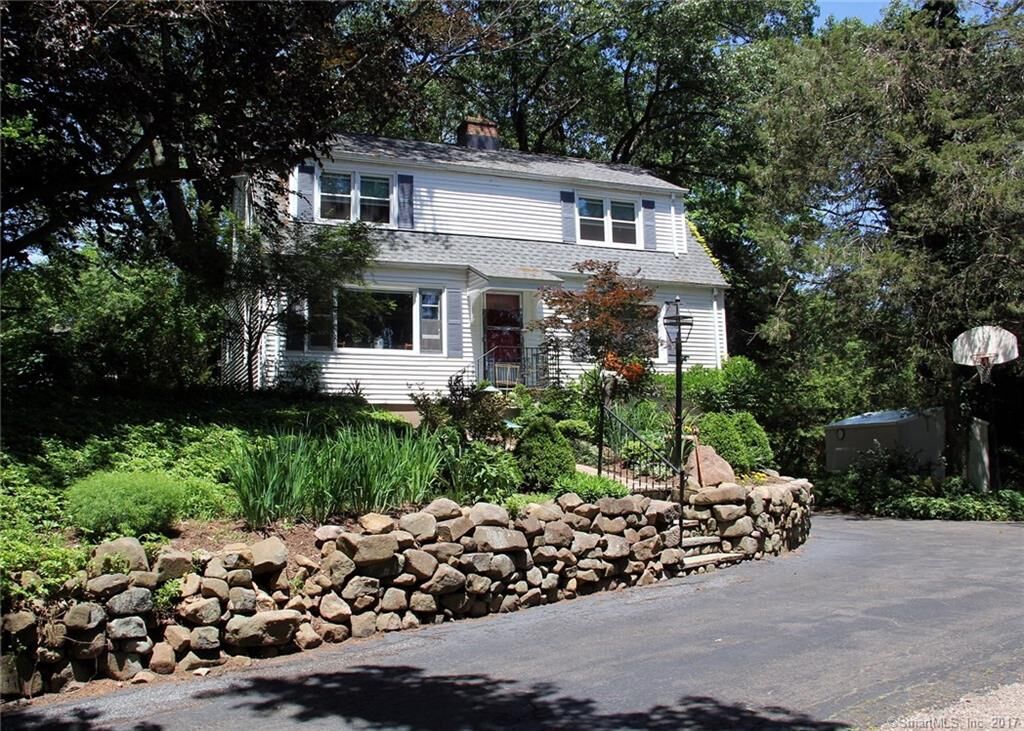 Property Photo: 16 Ridgewood Terrace CT 06473