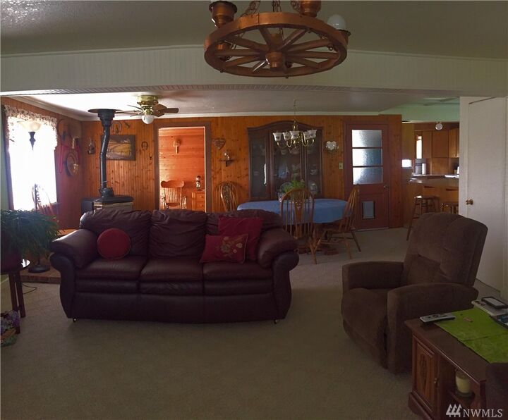 Property Photo: 2120 Thorp Cemetery Rd WA 98946