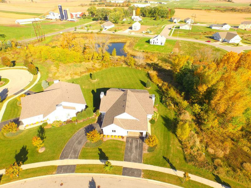 Property Photo: 834 Bridlewood Dr WI 53027-2799