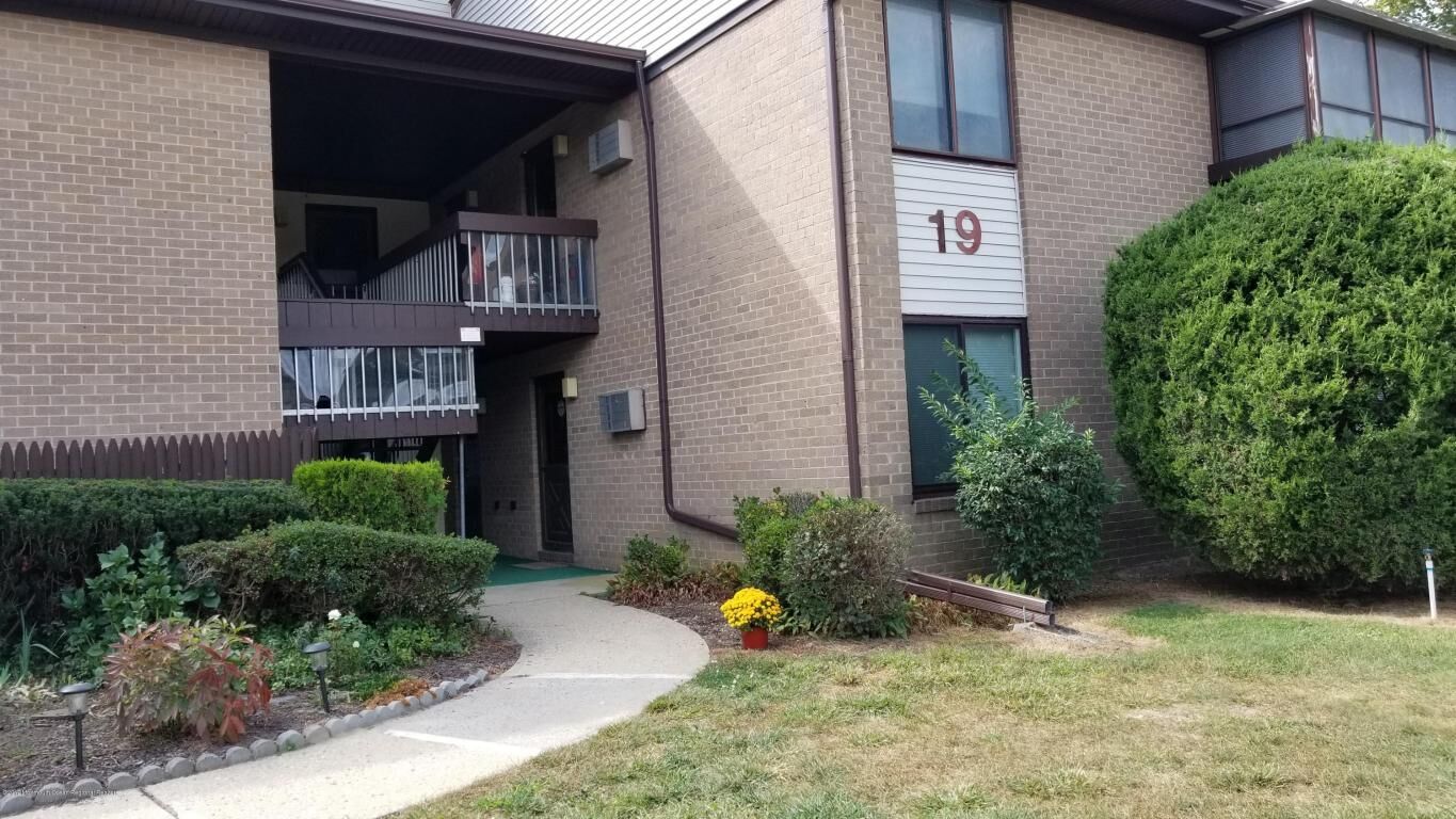 Property Photo:  19 Pine Cluster Circle  NJ 07726 